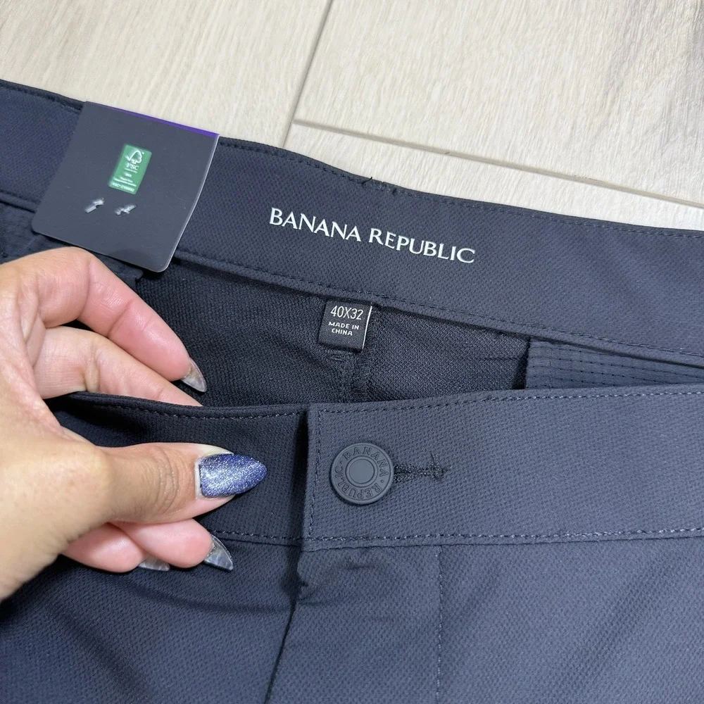 Banana Republic Men's Flat Front Pants Black 40x32 Polyester Stretch Classic Fit